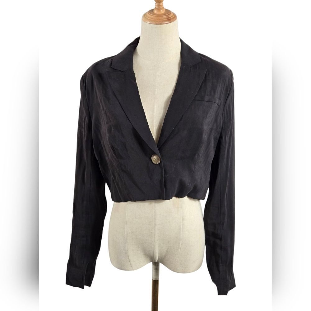 Forever 21 Black Cropped Jacket Blazer